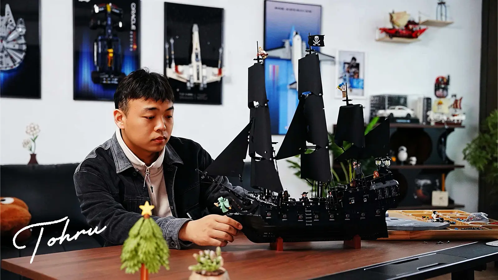 Elevate Your Iconic LEGO™ Masterpieces